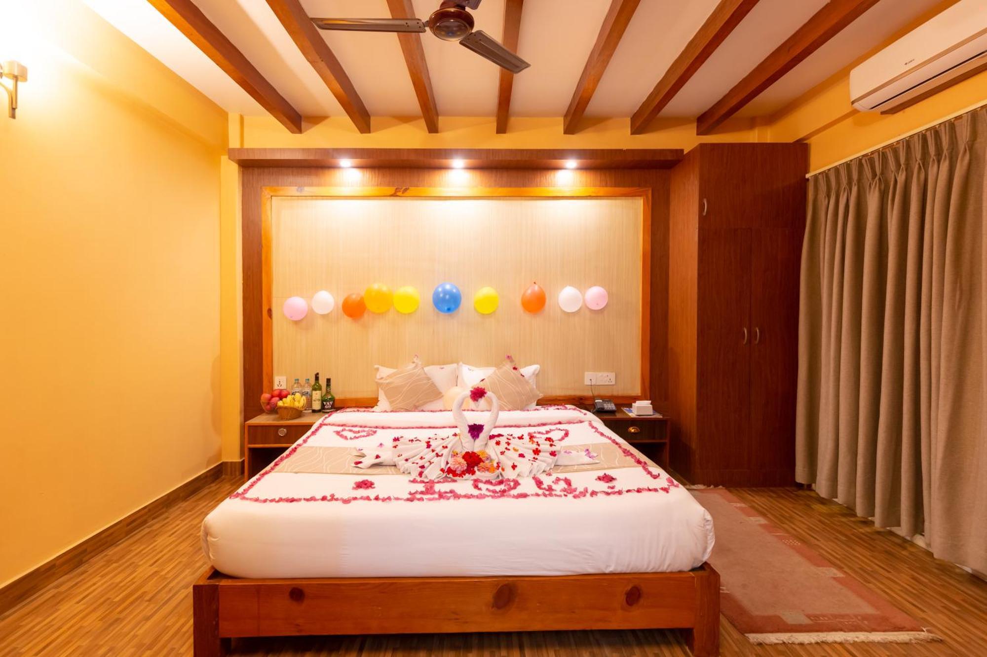 Paradise Boutique Hotel Pokhara Eksteriør bilde